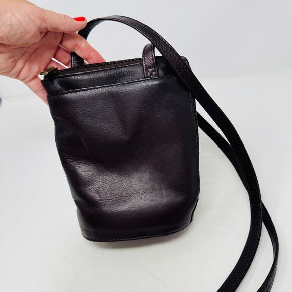 Vintage Genuine Leather Bucket Crossbody Bag Black Made in Colombia Small - Picture 8 of 15